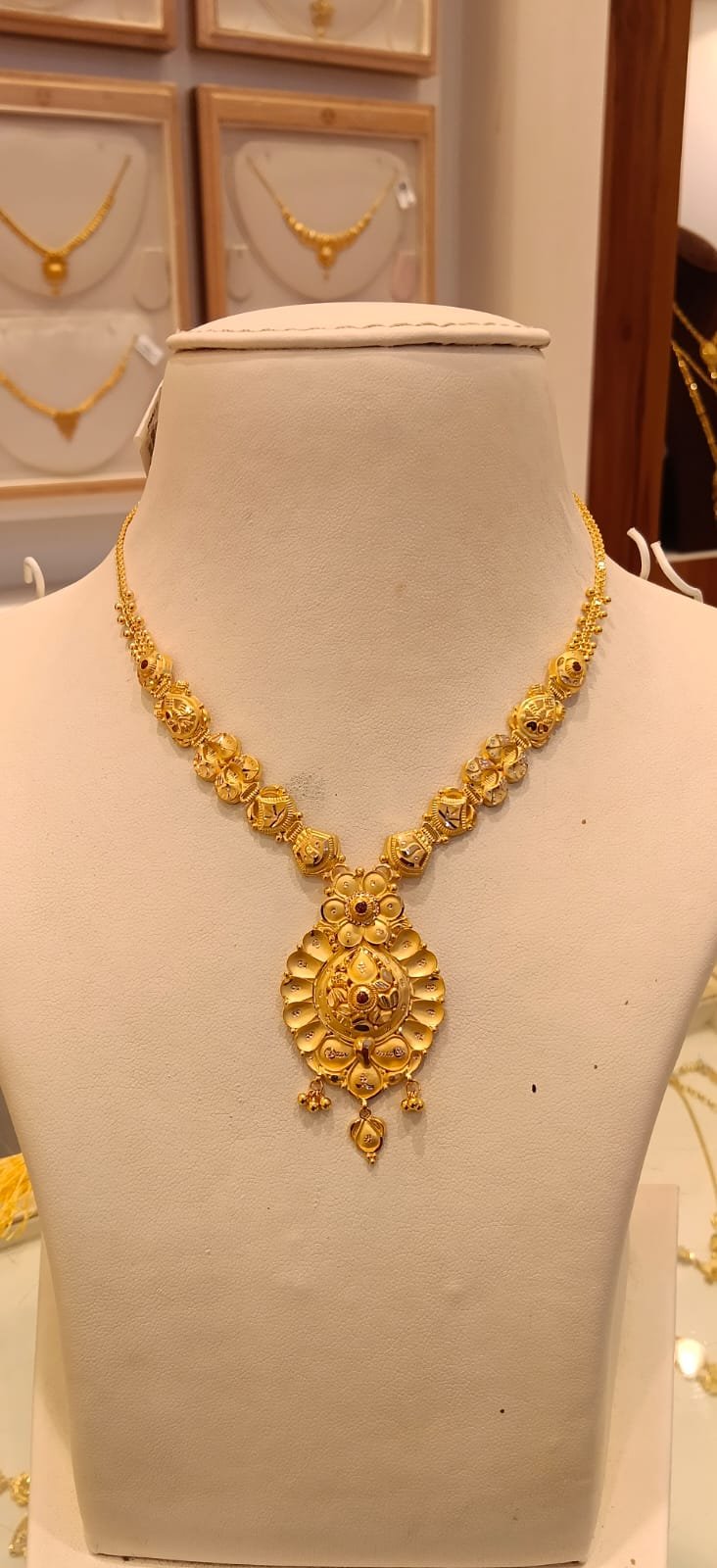 Neckles 